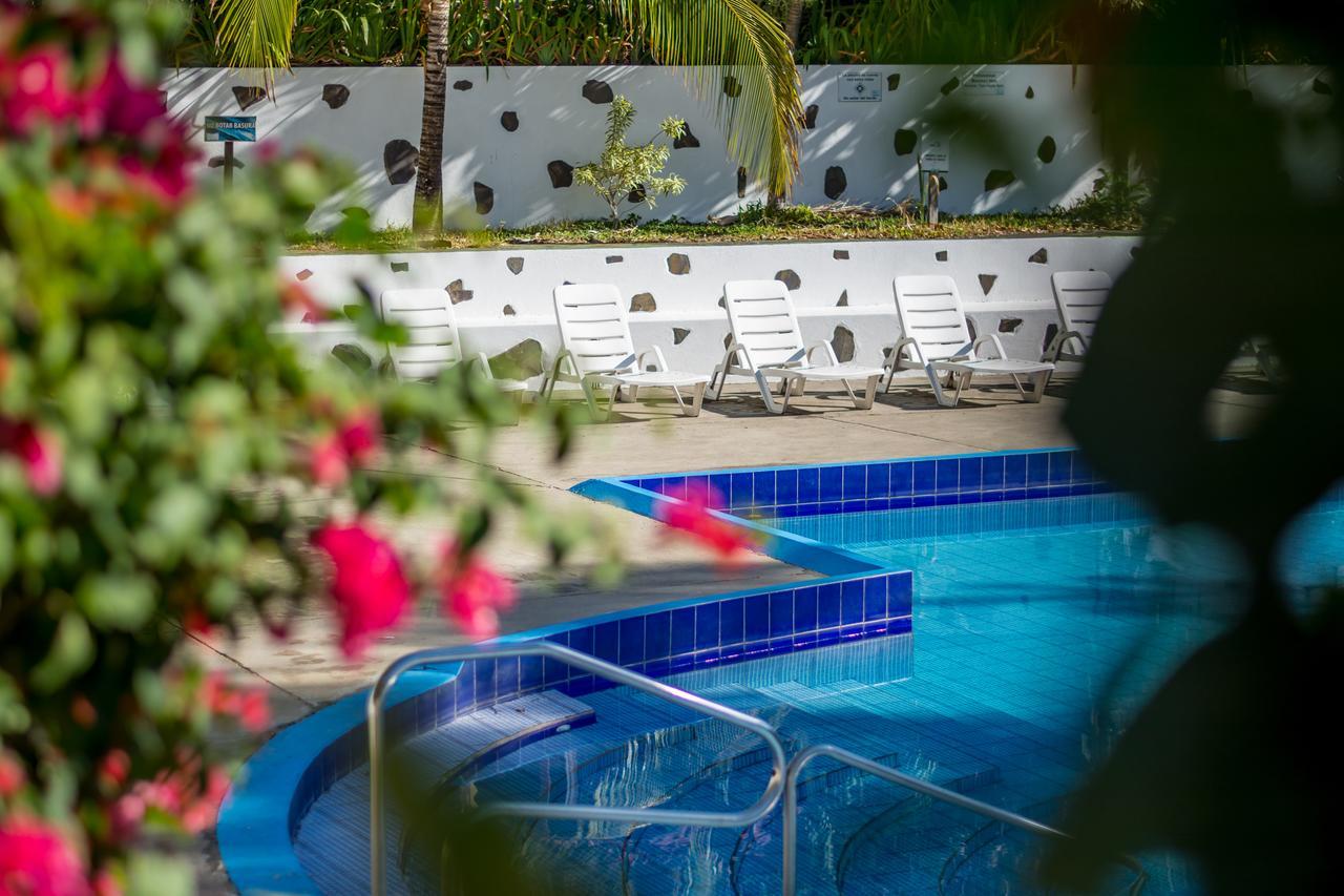 אתנאס Hotel Colinas Del Sol מראה חיצוני תמונה