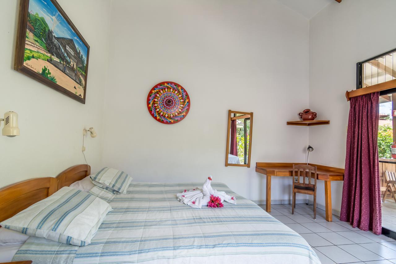 אתנאס Hotel Colinas Del Sol מראה חיצוני תמונה