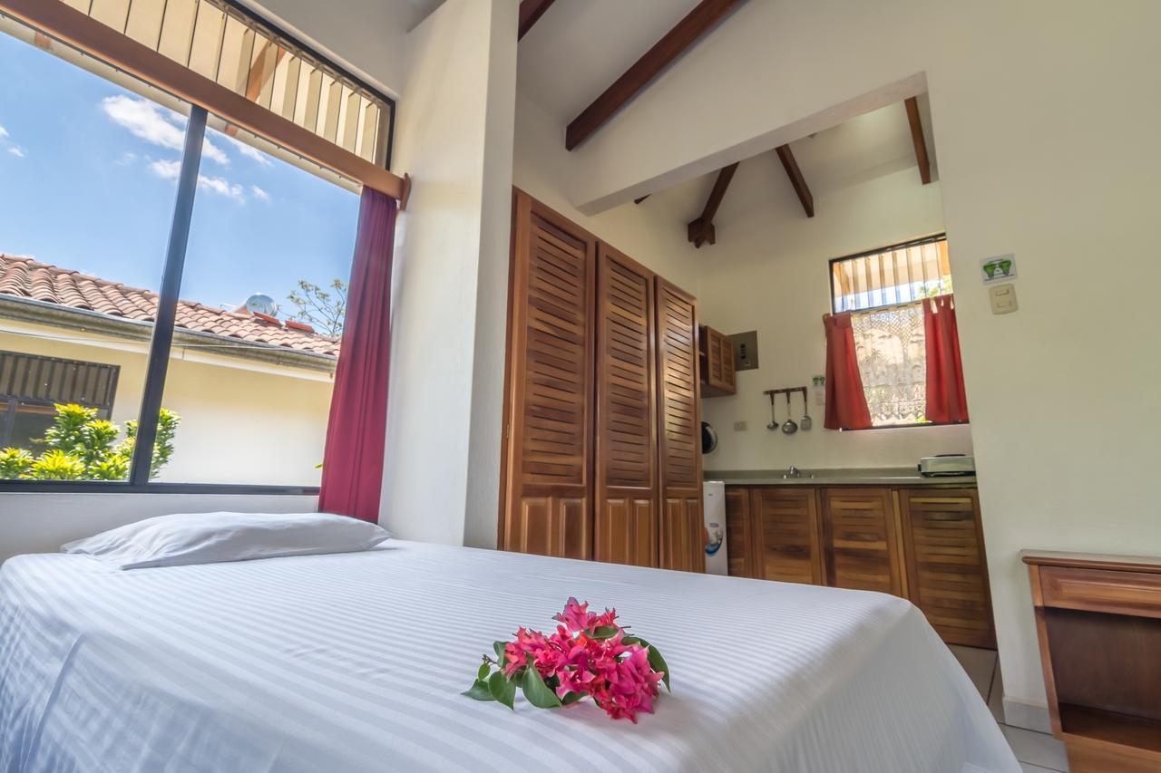 אתנאס Hotel Colinas Del Sol מראה חיצוני תמונה